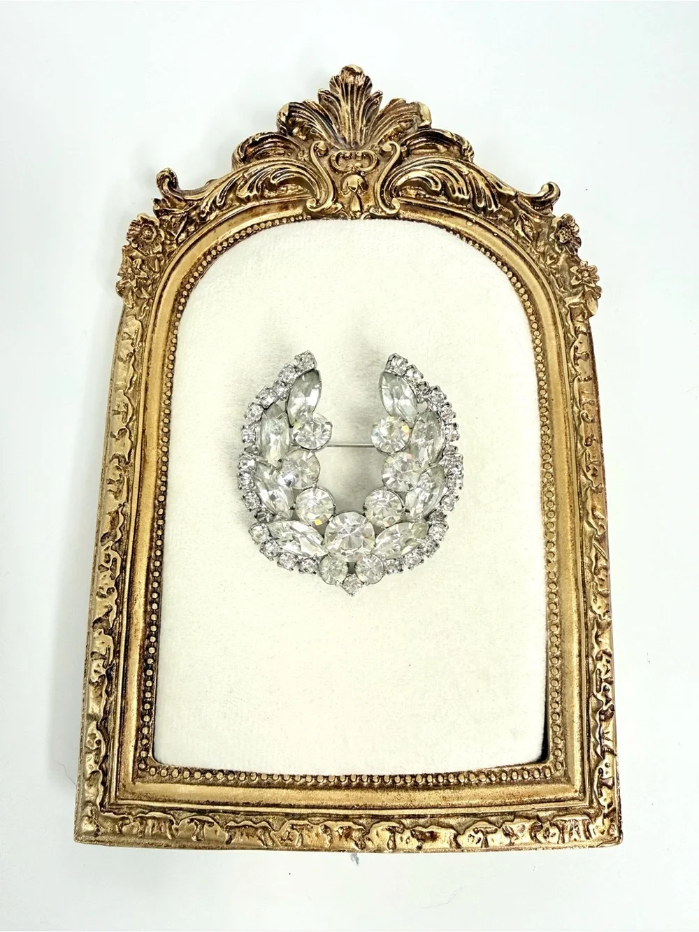 Weiss Crystal Leaf Wreath Brooch rhinestone horseshoe and d laurel brooch pin